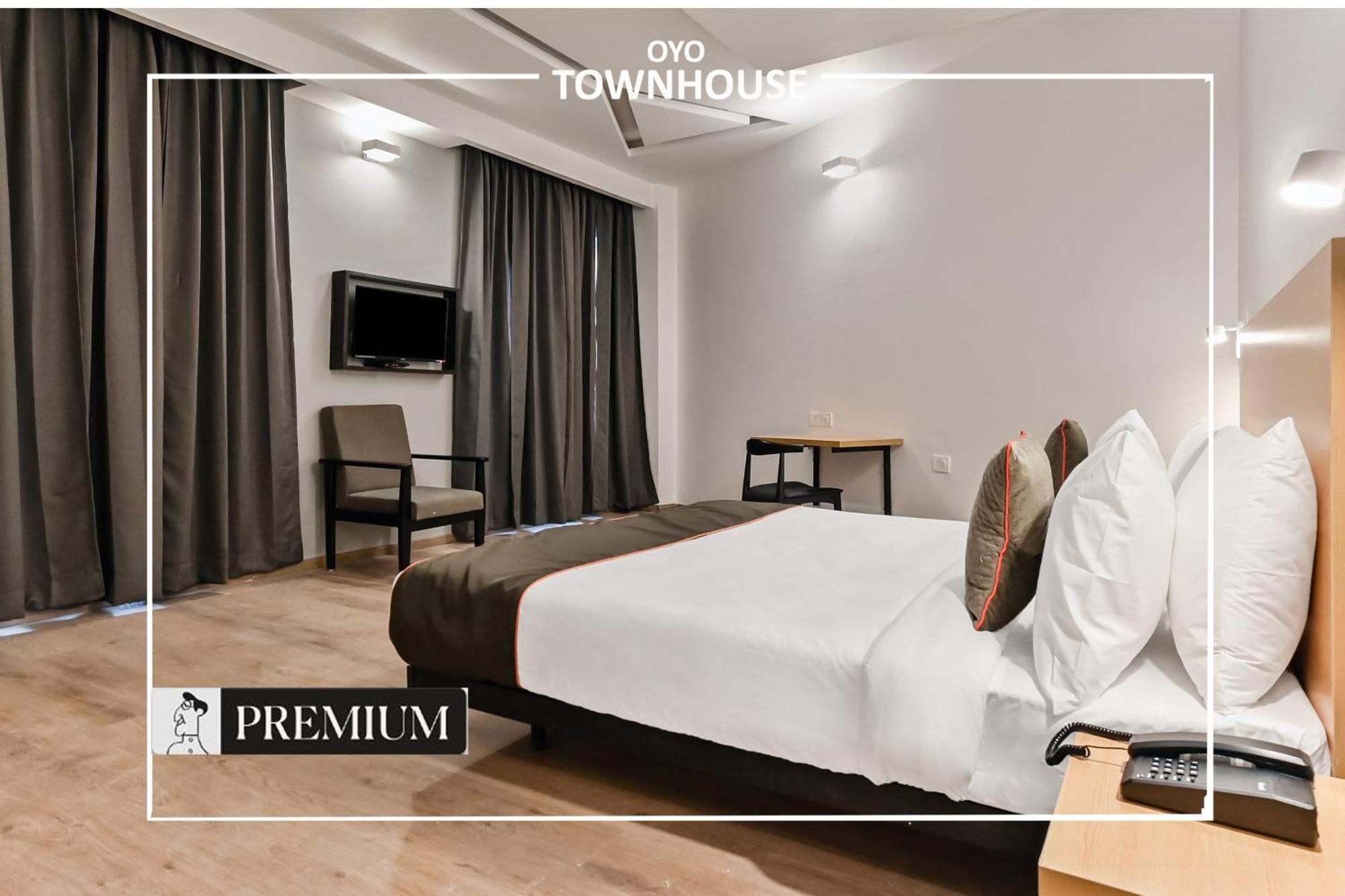 Townhouse D- Knowledge Park Iii Hotel