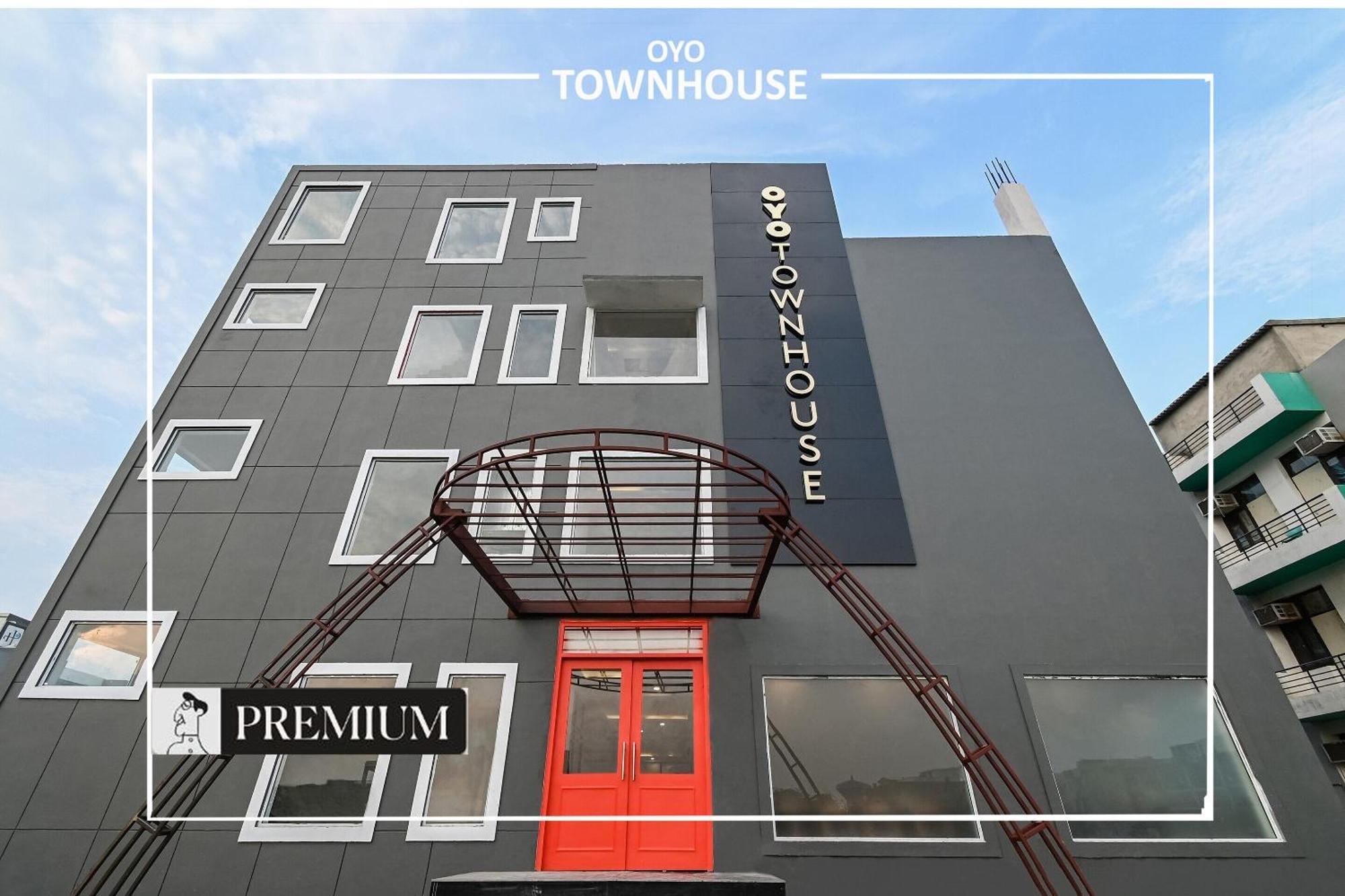 Hotel Townhouse D- Knowledge Park Iii