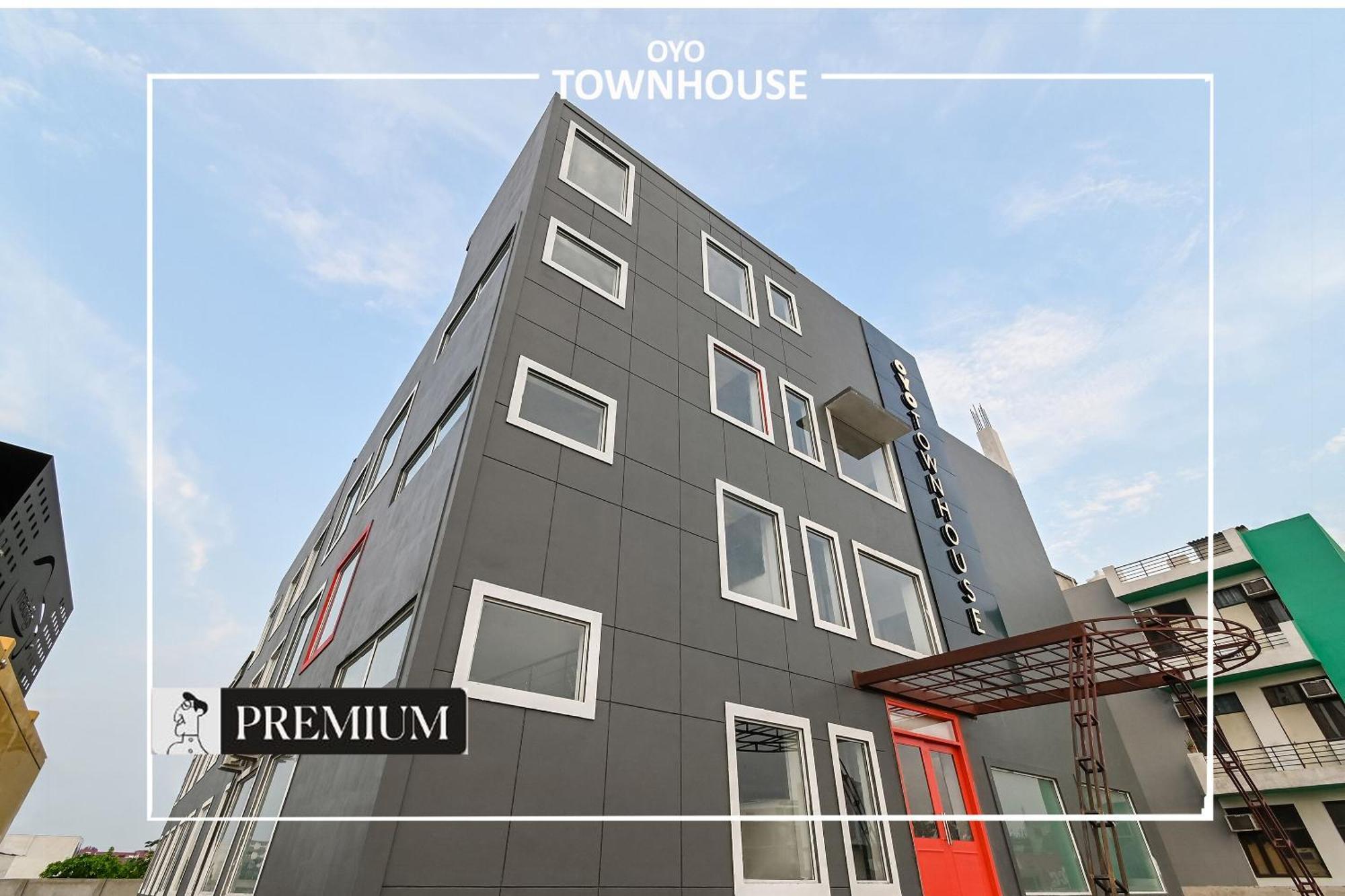 Townhouse D- Knowledge Park Iii Hotel
